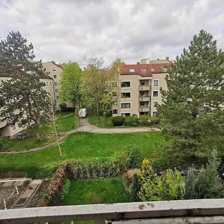 Close To Subway, S-bahn, 15 Min To Center, Garage, Balcony