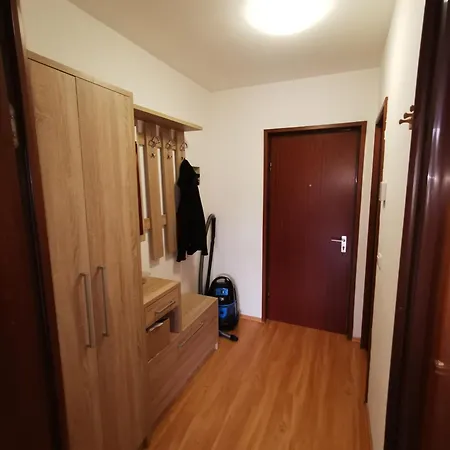 Close To Subway, S-bahn, 15 Min To Center, Garage, Balcony *